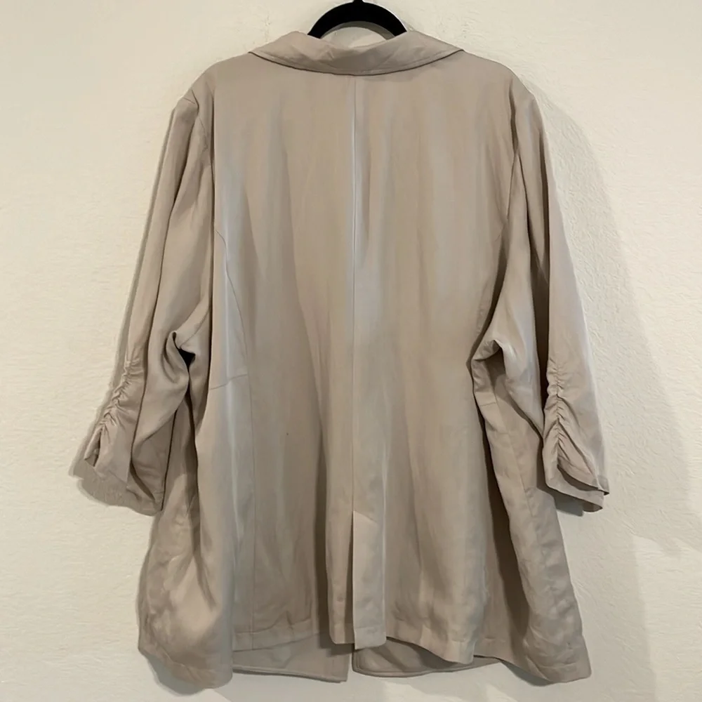 Torrid Women’s One Button Blazer 4X Tan Contemporary Careerwear Classic